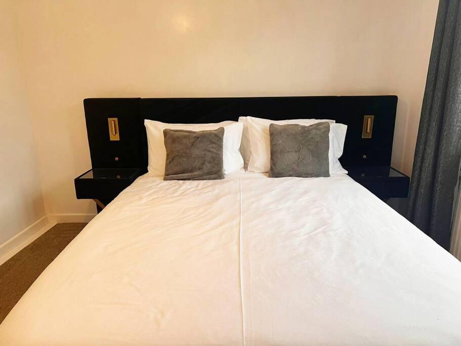 Shared House In Central Location Inverness Bagian luar foto