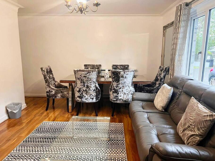 Shared House In Central Location Inverness Bagian luar foto