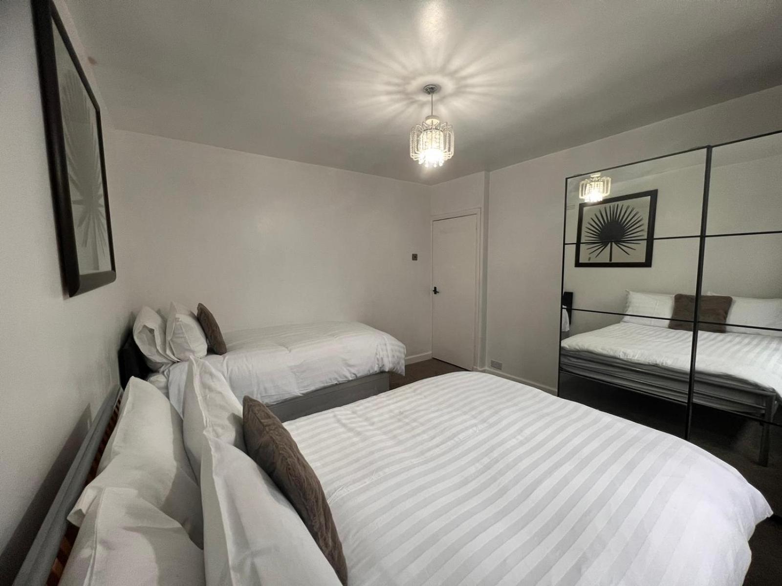 Shared House In Central Location Inverness Bagian luar foto