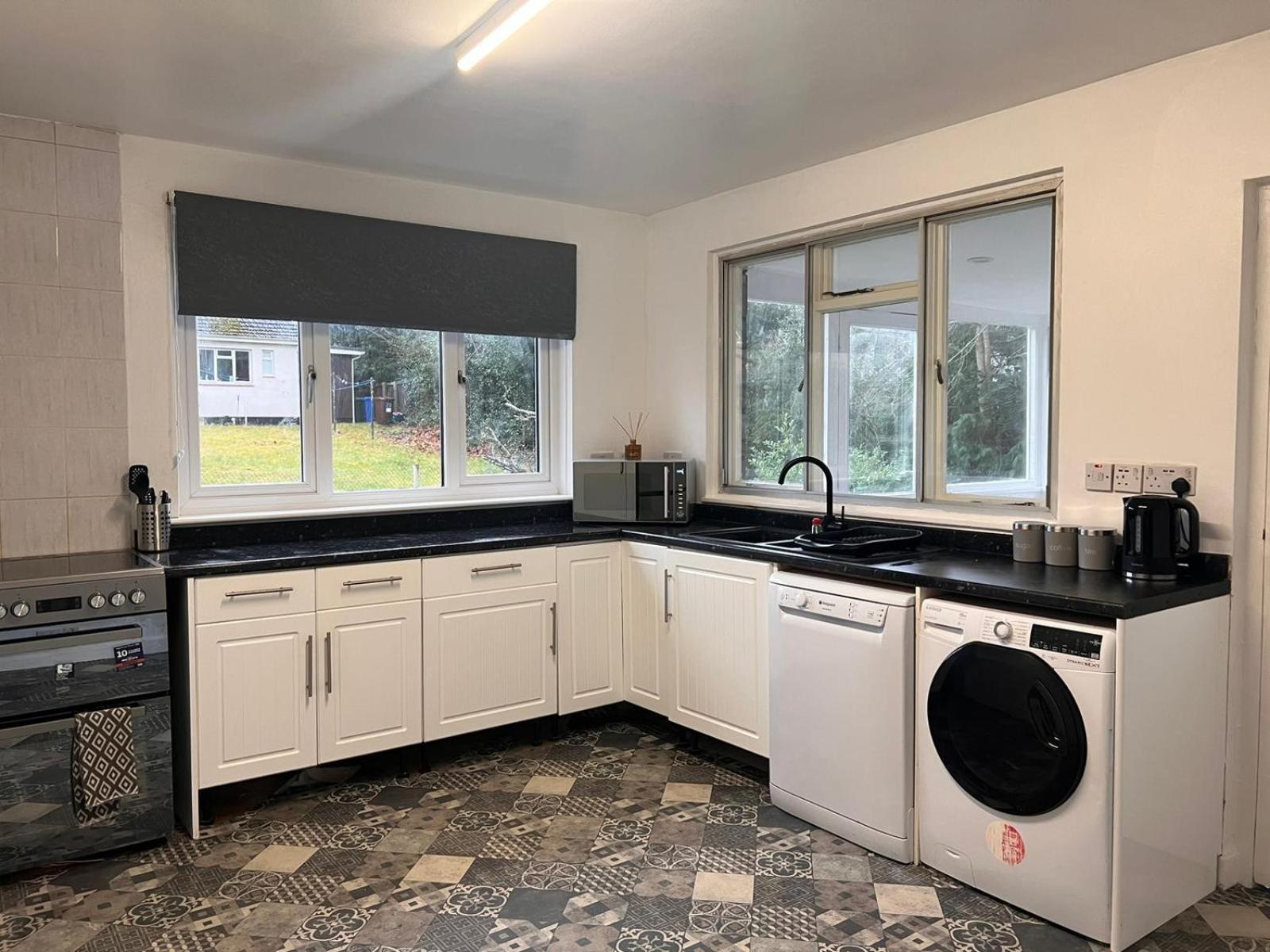 Shared House In Central Location Inverness Bagian luar foto
